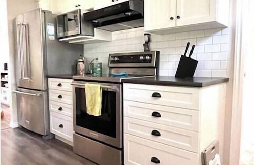 Dunnottar Cottage | 4 season 3 bdrm cottage w/many amenities. Family/pet-friendly. Close to lake