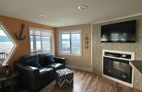 Conesus House | 4 season escape boasts 5 beds and now a HOT TUB to enjoy any time of year!