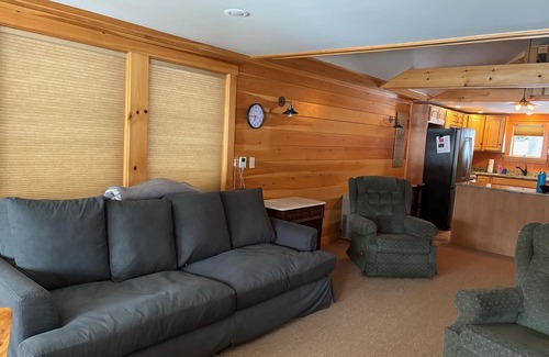 Greenwood House | 4 season lakefront house on Twitchell Pond, private dock- near skiing