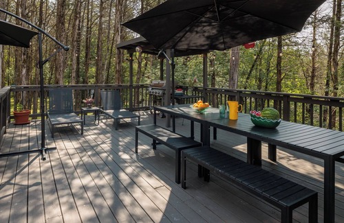 Athens House | 4 season private lakefront rental - perfect city escape/lakefront oasis