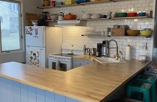 Denver House | 4 season Ski Chalet - Good Vibes Only