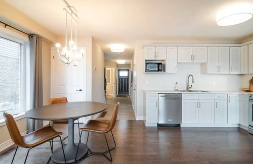 Collingwood House | 4 Season Townhouse