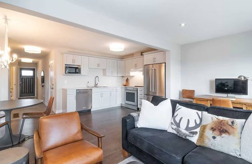 Collingwood House | 4 Season Townhouse