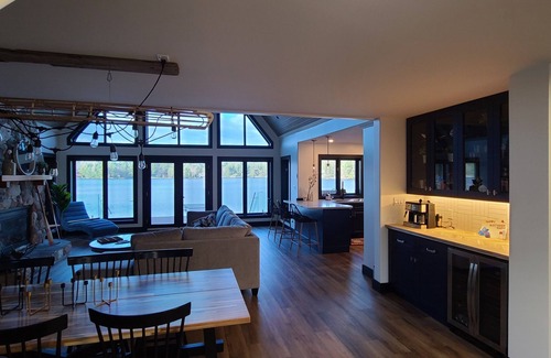 Severn Cottage | 4 Seasons Comfort at Tea Lake