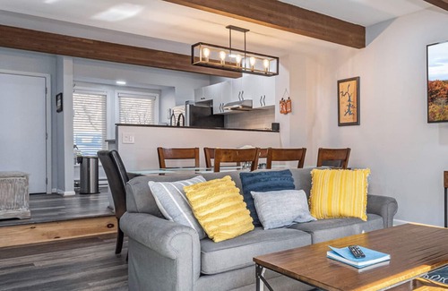 McHenry House | 4 Seasons Wisp - Ski In/Ski Out Townhome with Lake Access, Hot Tub