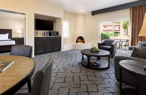 South Scottsdale Resort | 4 Serene Units in 40-Acre Property, Perfect for Special Events! On-Site Dining