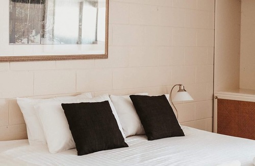 Perisher Valley Hotel | 4 Share - 4 Share Room - Village Views