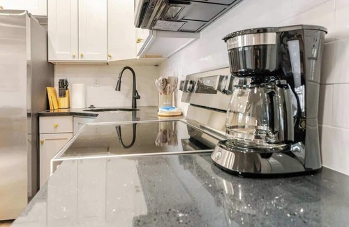West Poplar Apartment | 4. Showa Era Charm In Historic Fishtown