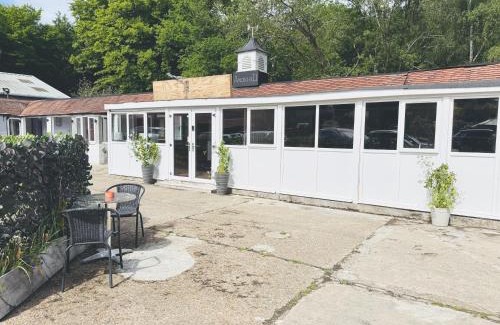 Epping Hotel | 4 Sisters Inn