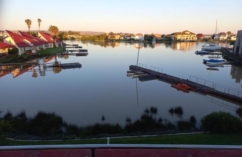 Port Owen Apartment | 4 Sleeper FIRST CHOICE STUDIO SUITES