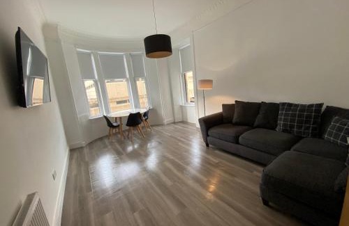 Paisley Apartment | 4 Smithhills Central 2 bed sleeps 4