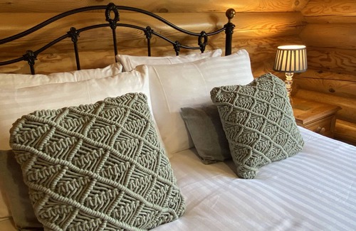 Castle Bytham Cottage | 4* SNOWDROP - sleeps 4 guests
