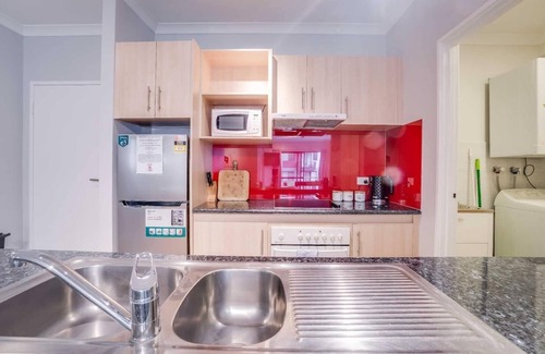 East Perth Apartment | 4 So Much More Family Apt 2BR Parking