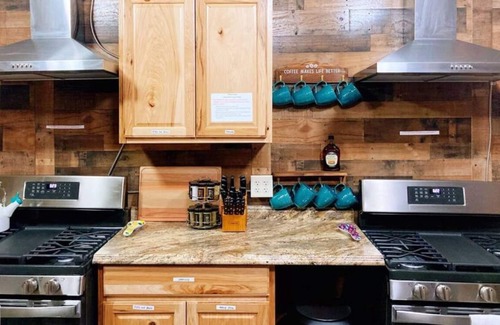 Leadville Bed & Breakfast | #4 Spacious Dog Friendly Cozy Motel Room Leadville
