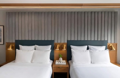 Streeterville Hotel | 4 Spacious Units Close to Navy Pier and Willis Tower! Parking, Pets Allowed!