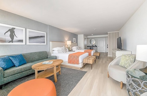 Carlsbad Village Hotel | 4 Spacious Units, Ocean Front 2 Queen at Beach Terrace, Outdoor Pool