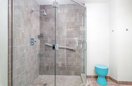 Carlsbad Village Hotel | 4 Spacious Units, Ocean Front 2 Queen at Beach Terrace, Outdoor Pool