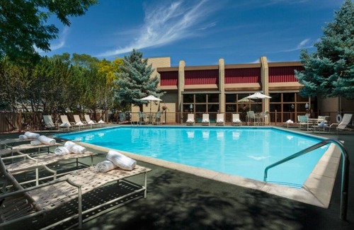 Elko Hotel | 4 Spacious Units! Outdoor Pool, Parking, Pets Allowed, Near Main City Park!