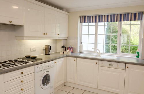 Salcombe Cottage | 4 ST ELMO COURT, family friendly, country holiday cottage in Salcombe