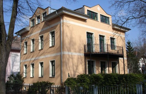 Karlshorst Apartment | 4-star apartment in a very quiet and green villa location