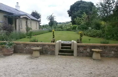 Silvermines Cottage | 4 Star Exceptional Cosy Cottage
