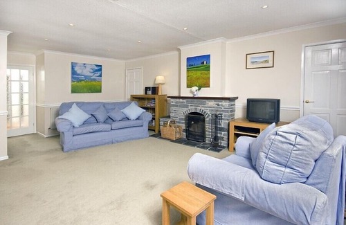 Rock House | 4-Star Family Home in Rock: private garden, walk to beach & pet friendly