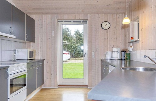 Hvalpsund House | 4 star holiday home in Farsø-By Traum