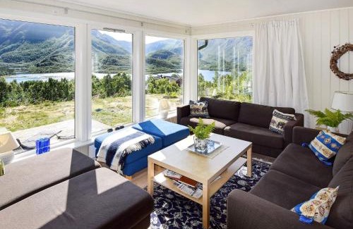 Sortland House | 4 star holiday home in Hennes