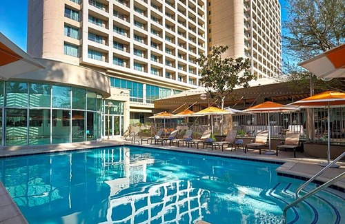 Warner Center Hotel | 4-Star Hotel ∙ Warner Center Marriott Woodland Hills