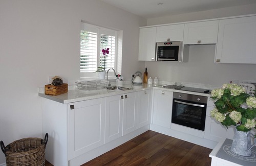 Tenterden Cottage | 4 Star Luxury Romantic Break - The Pavilion at Brunger House (Dog Friendly)