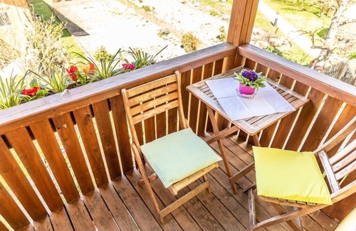 Burglengenfeld Apartment | 4-star vacation apartment Abendrot (75 m2) with small balcony and sunbathing lawn with outdoor seating area