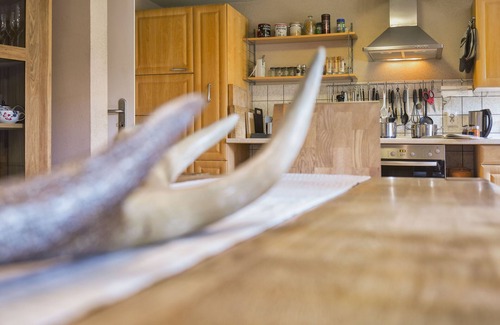Mensfelden Apartment | 4 star vacation home apartment Idylle (100m²) only 5 km from Limburg