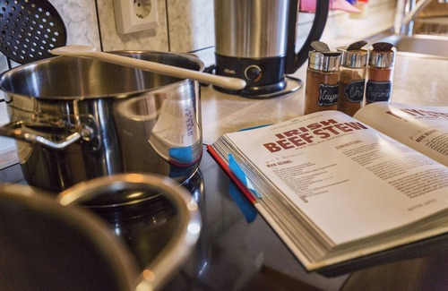Mensfelden Apartment | 4 star vacation home apartment Idylle (100m²) only 5 km from Limburg