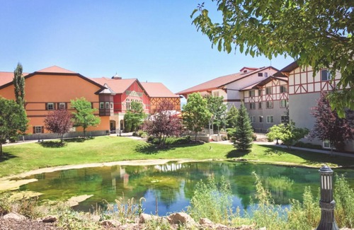 Zermatt Villa | 4-Star Zermatt Resort King Villa with Full Kitchen-Only 15 Mins to Park City!