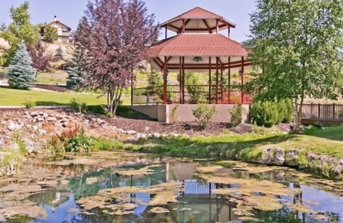 Zermatt Villa | 4-Star Zermatt Resort King Villa with Full Kitchen-Only 15 Mins to Park City!