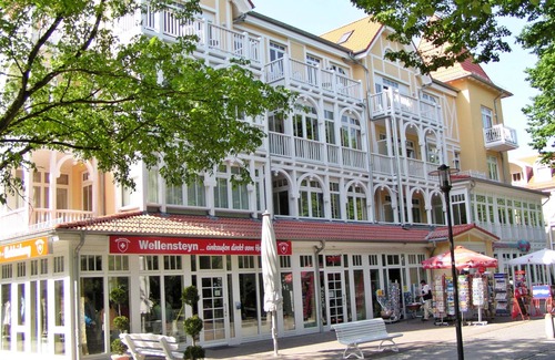 Ostseebad Kuhlungsborn Apartment | 4*Stars-luxury-Apartment with swimming pool & spa directly at the beach