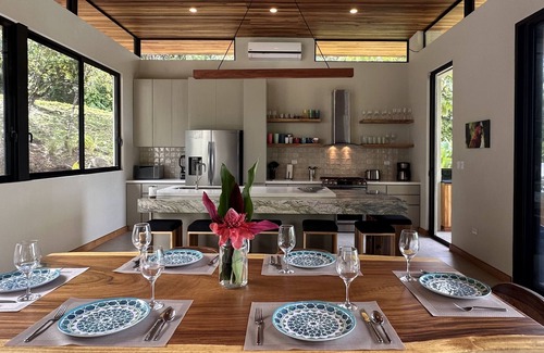 Dominicalito House | 4 Suites. Ocean views. Near beaches. Dominicalito