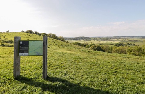 Glastonbury Apartment | 4 THE VAULTS, romantic in Glastonbury