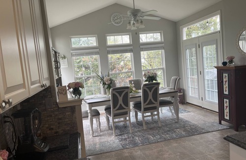 Lakeview House | 4-themed bedroom home in charming Haymarket with sauna & cinema theater room