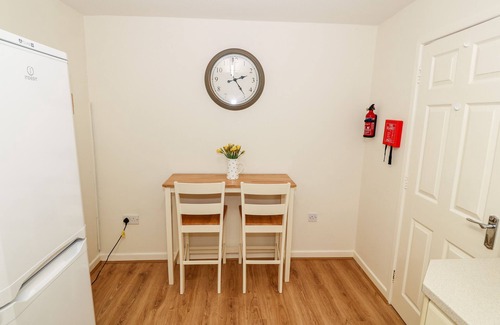 Morfa Bychan House | 4 TY RHOSYN, pet friendly, character holiday cottage in Morfa Bychan