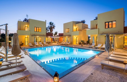 Maleme Villa | 4 Villas Complex ,200m From The Beach, Sleeps 24, Pool,View,Daphnis Villas