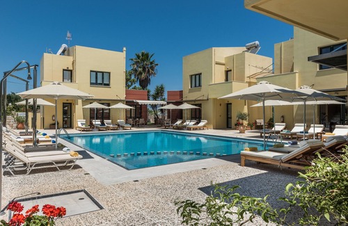 Maleme Villa | 4 Villas Complex ,200m From The Beach, Sleeps 24, Pool,View,Daphnis Villas