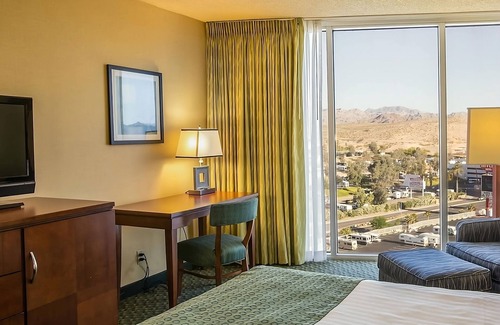 Laughlin Hotel | 4 x Panorama Room - 2 Queens at Aquarius Casino Resort