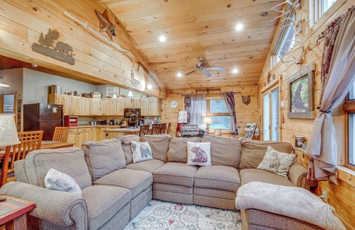 Wakefield Cabin | 40-Acre, Off-Grid Wakefield Retreat w/Gas Grill!