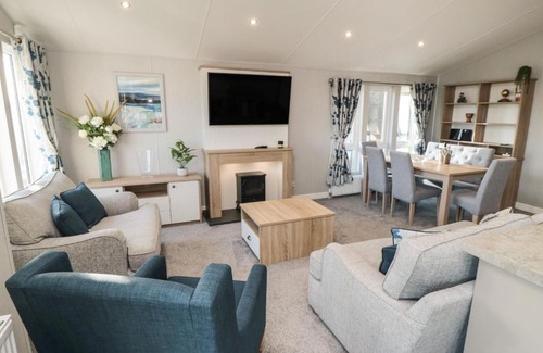 Cayton Bay House | 40 Finch