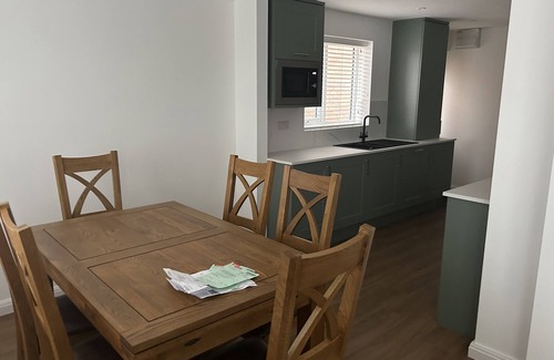 Penrhyn Bay Cottage | 40 GLODDAETH VIEW, pet friendly, with a garden in Penrhyn Bay