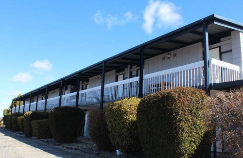 Cooma Hotel | 40 m² Motel ∙ 8 guests