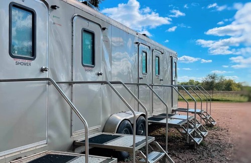 Prairie Lea Cabin | #40 Son's River Ranch - Glamping Cabin w/2 Queen Beds