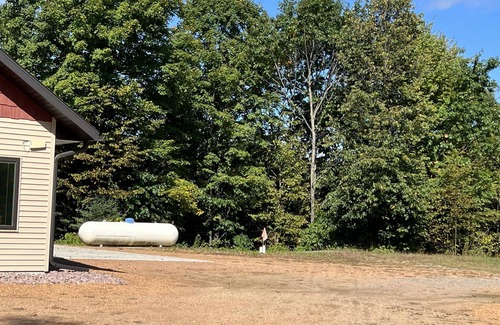 White Lake House | 40 wooded acres and newer home with high end appliances