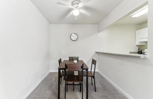 Cumberland Apartment | 400 Winchester 2 Bed 2 Bath Newly Furnished